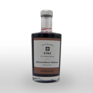 Eine Glasflasche Hoffmanns ESNZ Johannisbeer-Balsamessig mit Etikett und versiegelter Kappe, dargestellt auf weißem Hintergrund.